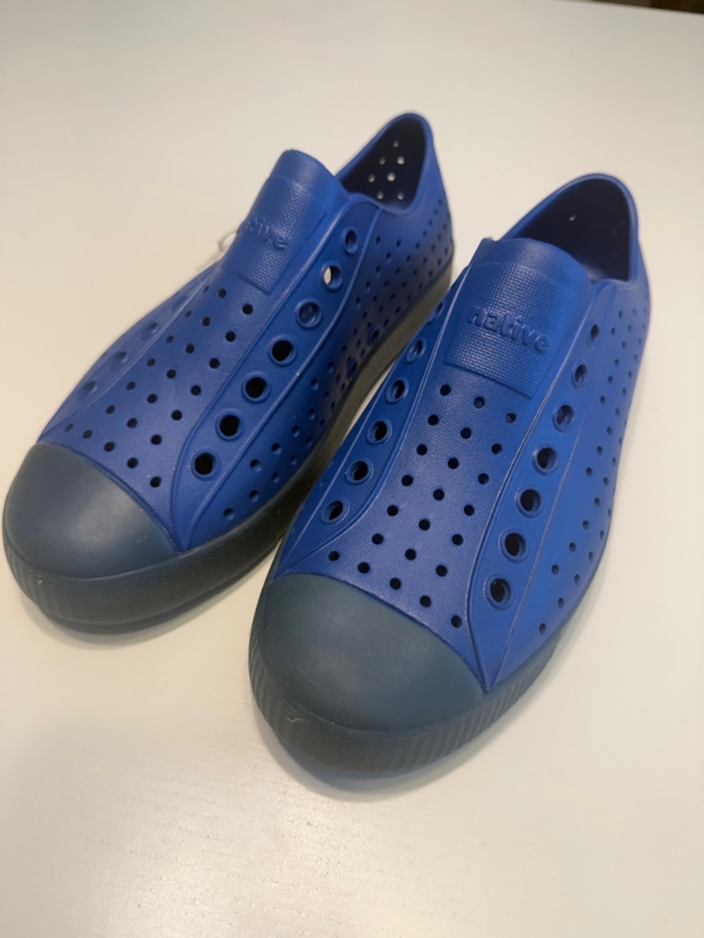 Native Jefferson Slip-On Loafer in Bright Blue with Dark Blue Toe Sz M6/W8 NWOB